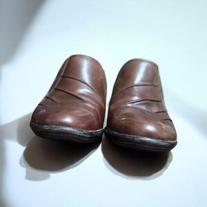 Size 8 Clark's Medium Brown Loafers